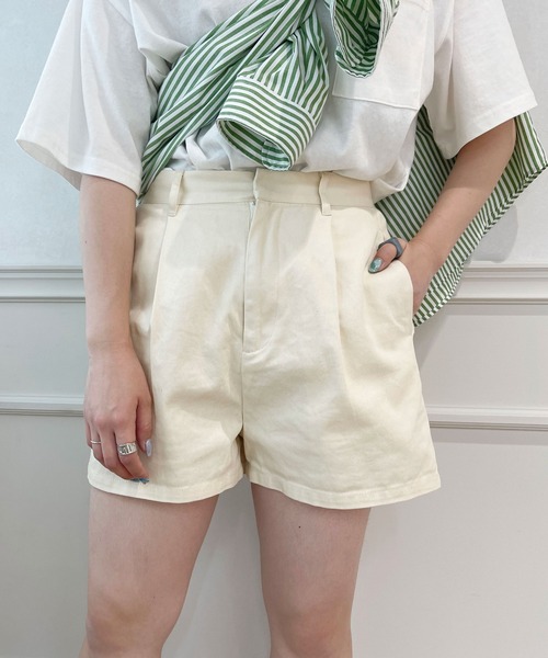 PairPair(ペアペア)の「ツイルショートパンツ(その他パンツ・レディース・アイボリー/マスタード/モカ・フリー)」の2枚目の写真