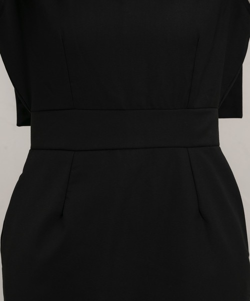 Ezick(エジック)の「【&g’aime】ケープディティールワンピース(ワンピース・レディース・ブラック/グレイッシュベージュ・FREE)」の13枚目の写真