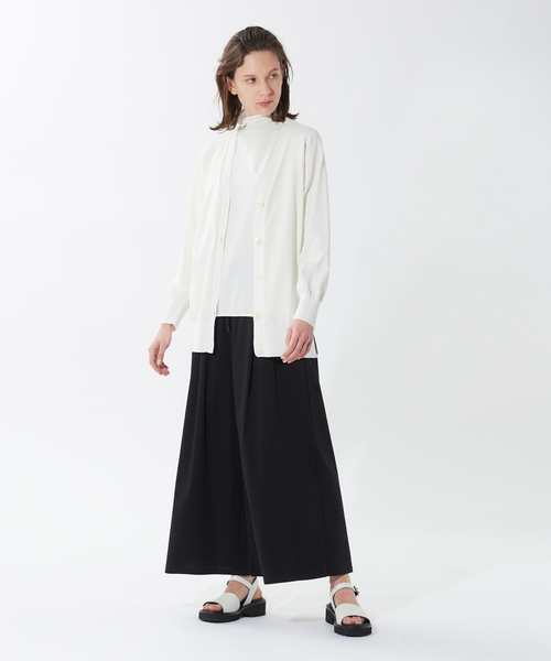 qualite（カリテ）の「《アンサンブル対応》コットンストレッチノースリーブニット（ニット/セーター・レディース・チャコールグレー/オフホワイト/セージグリーン・フリー）」の13枚目の写真