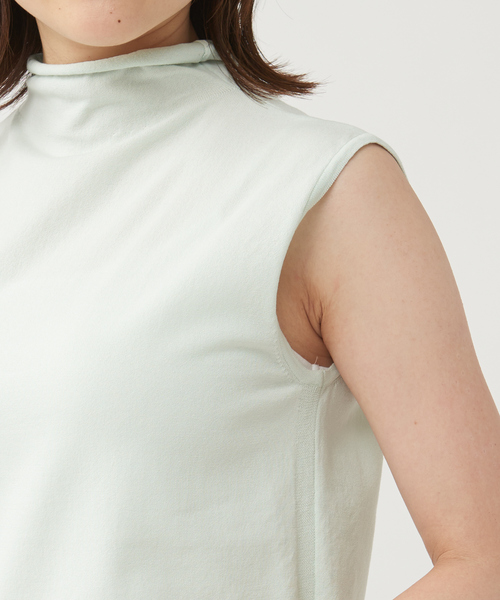 qualite（カリテ）の「《アンサンブル対応》コットンストレッチノースリーブニット（ニット/セーター・レディース・チャコールグレー/オフホワイト/セージグリーン・フリー）」の14枚目の写真