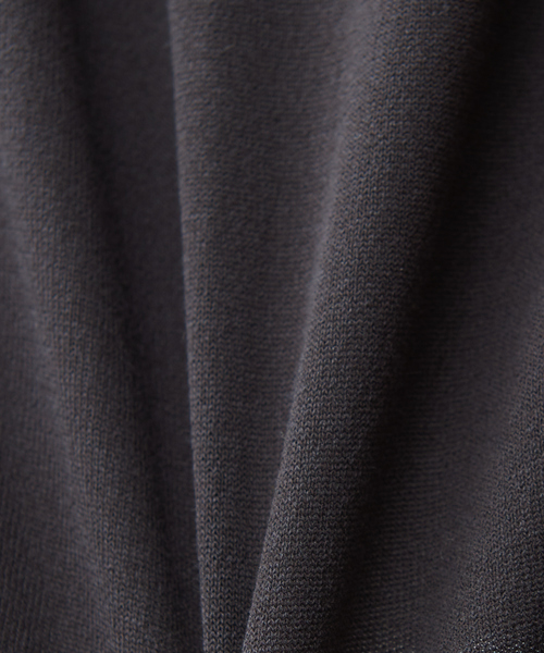 qualite（カリテ）の「《アンサンブル対応》コットンストレッチノースリーブニット（ニット/セーター・レディース・チャコールグレー/オフホワイト/セージグリーン・フリー）」の12枚目の写真