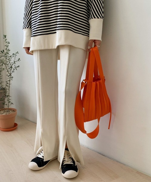 me+em select（ミームセレクト）の「※【 10色展開 ／ 2WAY 】カラーニットプリーツリボンハンドバッグ（ショルダーストラップ付属）（ハンドバッグ・レディース・ピンク/レッド/イエロー/パープル/ネイビー/ミント/コーラルピンク/ブルー/オレンジ/グリーン・FREE）」の12枚目の写真