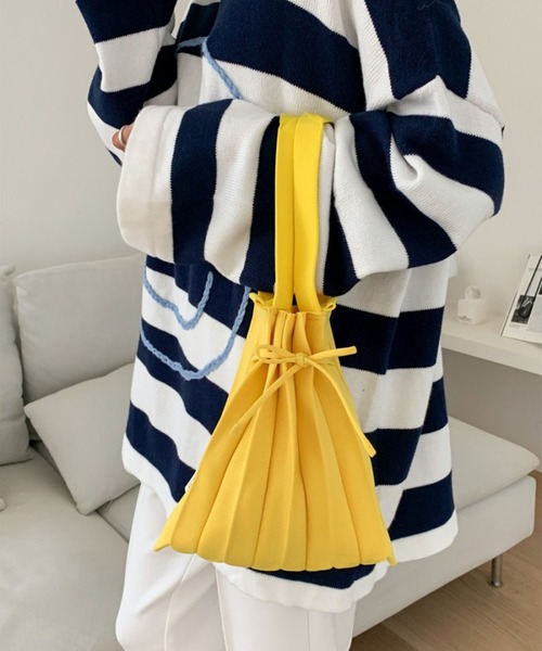 me+em select（ミームセレクト）の「※【 10色展開 ／ 2WAY 】カラーニットプリーツリボンハンドバッグ（ショルダーストラップ付属）（ハンドバッグ・レディース・ピンク/レッド/イエロー/パープル/ネイビー/ミント/コーラルピンク/ブルー/オレンジ/グリーン・FREE）」の18枚目の写真