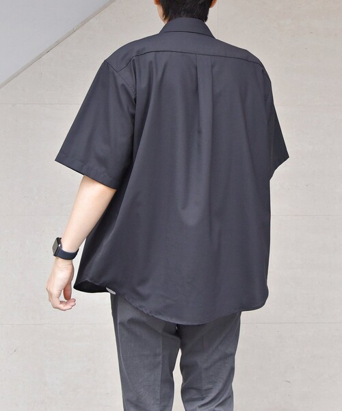 SHIPS any（シップス エニィ）の「SHIPS any: 【ウォッシャブル】CROSS MOVA ストレッチ リラックス  半袖 シャツ  セットアップ対応（シャツ/ブラウス・メンズ・ブラック/チャコールグレー/ブラウン・SMALL/MEDIUM/LARGE/X-LARGE）」の9枚目の写真