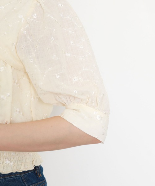 archives（アルシーヴ）の「デコルテデザイン２ｗａｙブラウス（シャツ/ブラウス・レディース・ブラック/グリーン/アイボリー・MEDIUM）」の5枚目の写真