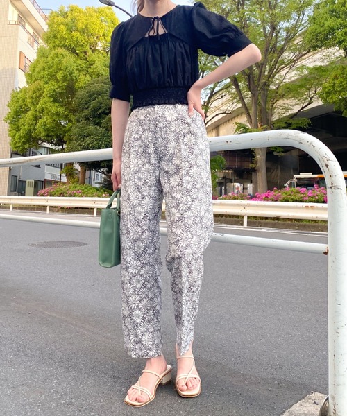 archives（アルシーヴ）の「デコルテデザイン２ｗａｙブラウス（シャツ/ブラウス・レディース・ブラック/グリーン/アイボリー・MEDIUM）」の4枚目の写真