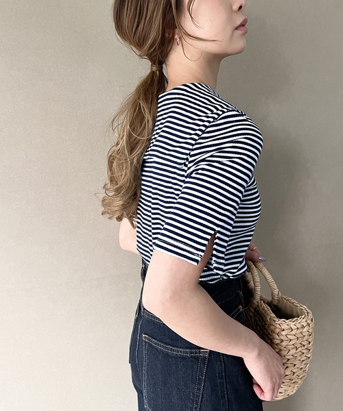 JUNOAH（ジュノア）の「ビッグカラー5分袖ボーダーリブトップス（Tシャツ/カットソー・レディース・ブラック/ネイビー/ブラウン・MEDIUM/LARGE/X-LARGE/SMALL）」の12枚目の写真