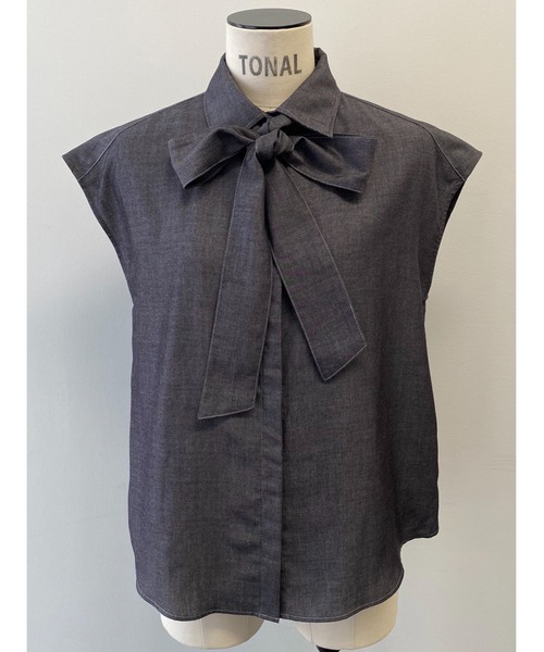TONAL（トーナル）の「リボンタイノースリブラウス2（シャツ/ブラウス・レディース・オフホワイト/ブラック/インディゴブルー・38）」の5枚目の写真