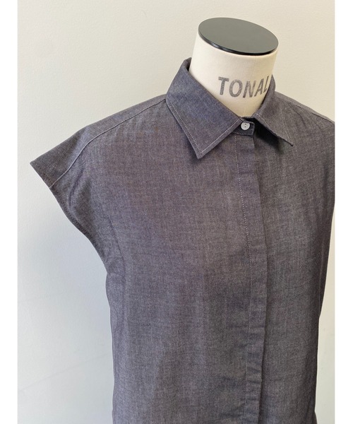 TONAL（トーナル）の「リボンタイノースリブラウス2（シャツ/ブラウス・レディース・オフホワイト/ブラック/インディゴブルー・38）」の7枚目の写真