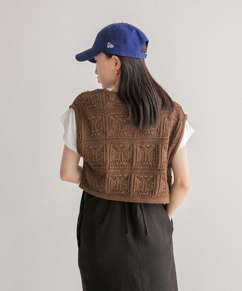 LOWRYS FARM（ローリーズファーム）の「オープンワークニットジレ　346342（ベスト・レディース・ブラック/ブラウン/アイボリー・FREE）」の7枚目の写真