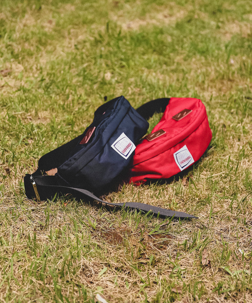 JOURNAL STANDARD relume（ジャーナルスタンダード　レリューム）の「《予約》【HINE SNOWBRIDGE / ハイン スノウブリッジ】別注 WEST BAG（ボディバッグ/ウエストポーチ・メンズ・ネイビー/レッド・FREE）」の8枚目の写真