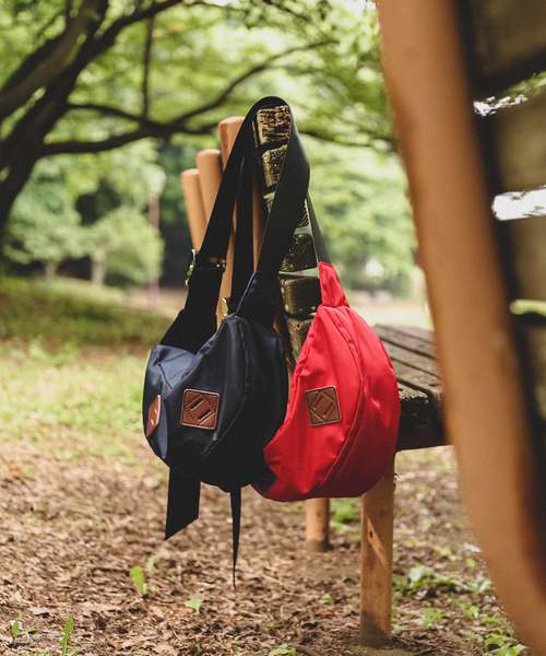 JOURNAL STANDARD relume（ジャーナルスタンダード　レリューム）の「《予約》【HINE SNOWBRIDGE / ハイン スノウブリッジ】別注 WEST BAG（ボディバッグ/ウエストポーチ・メンズ・ネイビー/レッド・FREE）」の9枚目の写真