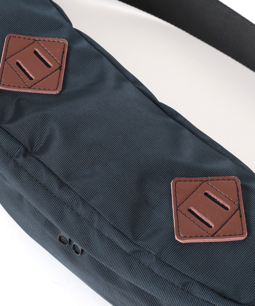 JOURNAL STANDARD relume（ジャーナルスタンダード　レリューム）の「《予約》【HINE SNOWBRIDGE / ハイン スノウブリッジ】別注 WEST BAG（ボディバッグ/ウエストポーチ・メンズ・ネイビー/レッド・FREE）」の19枚目の写真