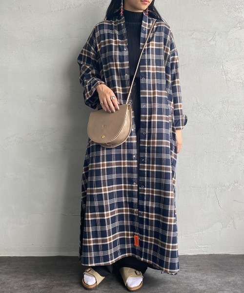 UNIVERSAL OVERALL（ユニバーサルオーバーオール）の「【LaLa Begin12・1月号掲載】[UNIVERSAL OVERALL/ユニバーサルオーバーオール] 別注 ロング丈シャツワンピース（ワンピース・レディース・ネイビー/グレー/インディゴブルー/ワンウォッシュ・F）」の3枚目の写真