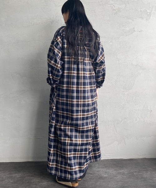 UNIVERSAL OVERALL（ユニバーサルオーバーオール）の「【LaLa Begin12・1月号掲載】[UNIVERSAL OVERALL/ユニバーサルオーバーオール] 別注 ロング丈シャツワンピース（ワンピース・レディース・ネイビー/グレー/インディゴブルー/ワンウォッシュ・F）」の15枚目の写真