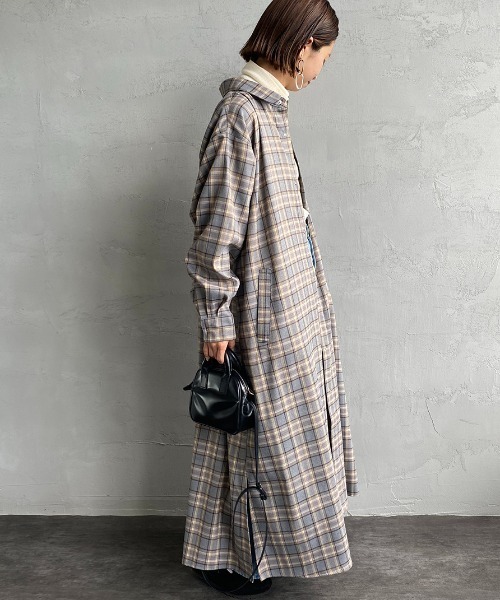 UNIVERSAL OVERALL（ユニバーサルオーバーオール）の「【LaLa Begin12・1月号掲載】[UNIVERSAL OVERALL/ユニバーサルオーバーオール] 別注 ロング丈シャツワンピース（ワンピース・レディース・ネイビー/グレー/インディゴブルー/ワンウォッシュ・F）」の5枚目の写真