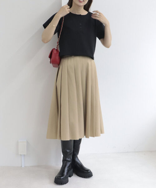 fredy emue（フレディエミュ）の「ヘンリーネック　クロップドTシャツ（Tシャツ/カットソー・レディース・ブラック/グレー/オフホワイト・38）」の11枚目の写真