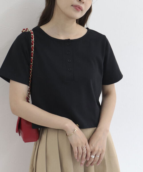 fredy emue（フレディエミュ）の「ヘンリーネック　クロップドTシャツ（Tシャツ/カットソー・レディース・ブラック/グレー/オフホワイト・38）」の13枚目の写真