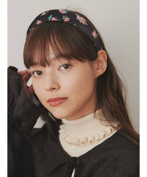 merry jenny（メリージェニー）の「floralベロアカチューシャ（カチューシャ・レディース・オフホワイト/ブラック・FREE）」の7枚目の写真