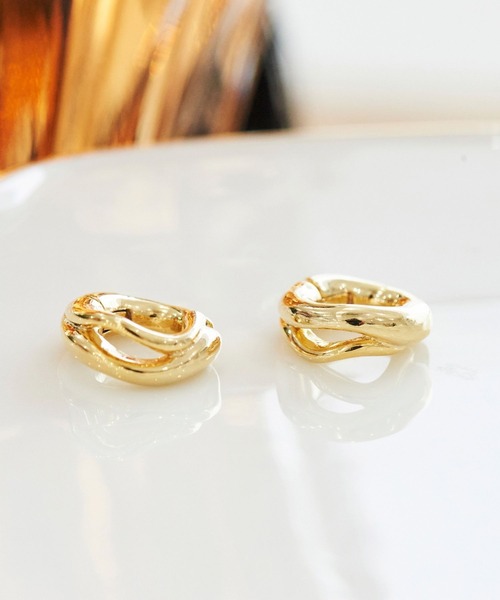 Phoebe（フィービィー）の「【ピアス見えシリーズ】ウェーブスナップイヤリング（イヤリング・レディース・シルバー/イエローゴールド・FREE）」の6枚目の写真