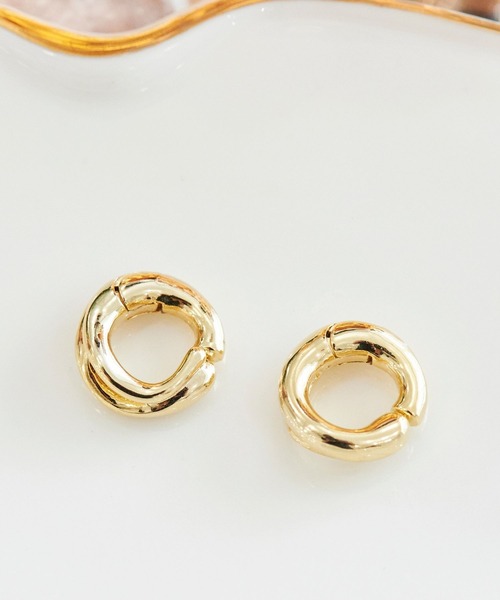 Phoebe（フィービィー）の「【ピアス見えシリーズ】ウェーブスナップイヤリング（イヤリング・レディース・シルバー/イエローゴールド・FREE）」の7枚目の写真