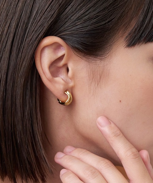 Phoebe（フィービィー）の「【ピアス見えシリーズ】ウェーブスナップイヤリング（イヤリング・レディース・シルバー/イエローゴールド・FREE）」の10枚目の写真