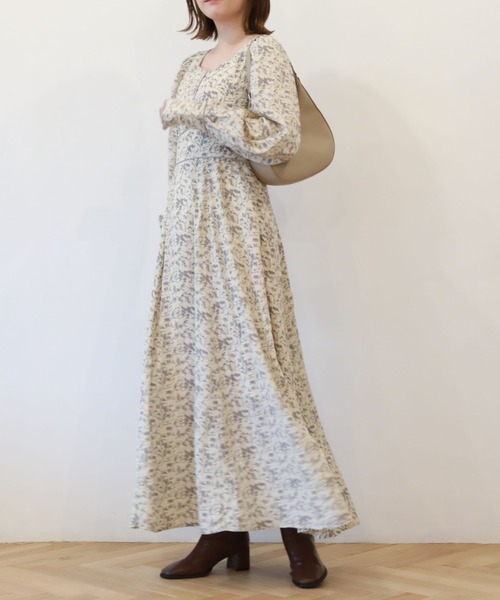 archives(アルシーヴ)の「Backレースupパイピング花柄ワンピース(ワンピース・レディース・ブラック/アイボリー/ピンクベージュ・MEDIUM)」の8枚目の写真