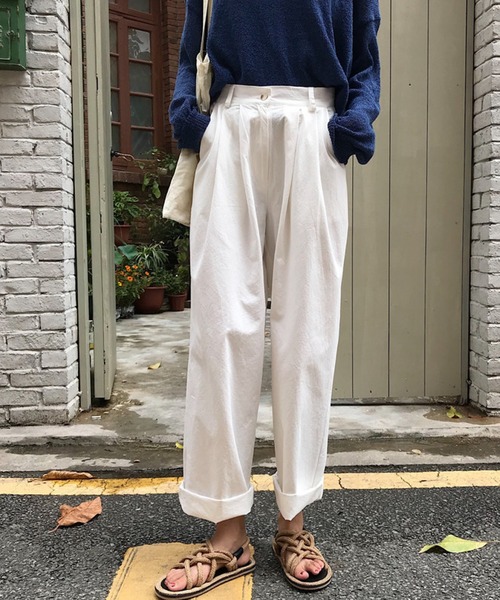 meJane（ミージェーン）の「タック入りルーズチノパンツ【ZOZOTOWN限定】（チノパンツ・レディース・ブラック/オフホワイト・S/M）」の2枚目の写真