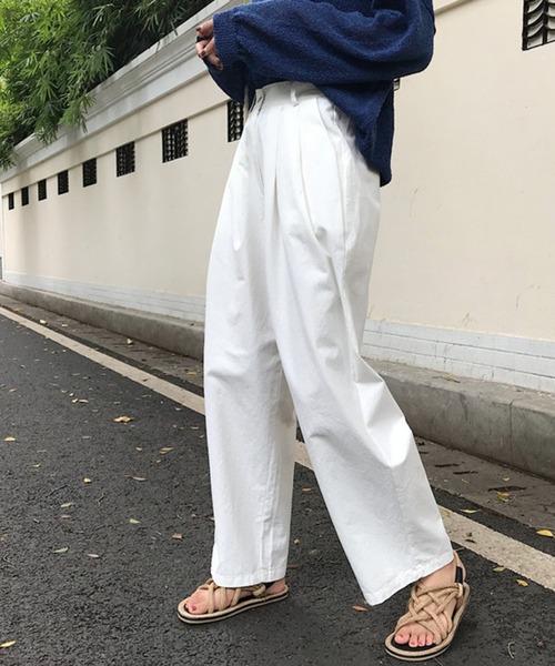 meJane（ミージェーン）の「タック入りルーズチノパンツ【ZOZOTOWN限定】（チノパンツ・レディース・ブラック/オフホワイト・S/M）」の9枚目の写真