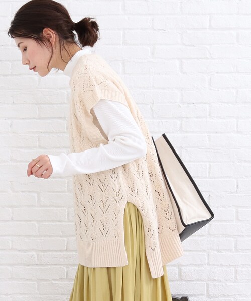 SHOO・LA・RUE(シューラルー)の「◆透かし柄 ゆるシルエット ベスト(ベスト・レディース・ブラック/ナチュラル/キャメル/ピンク系・00)」の3枚目の写真