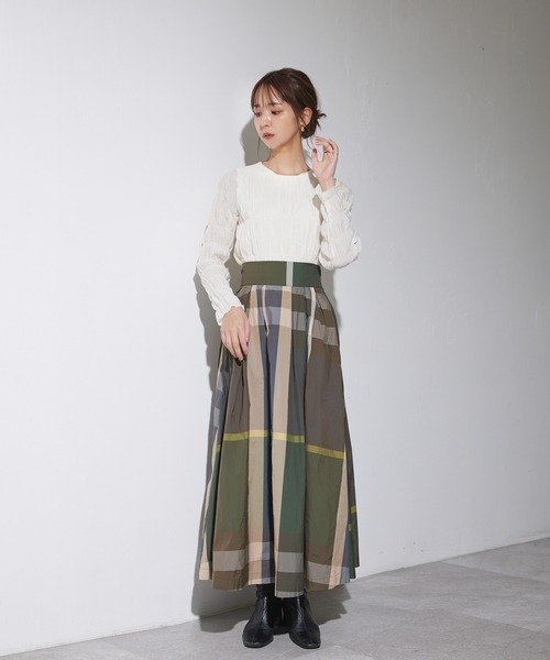 ADIRA（アディラ）の「フワフワプルオーバーブラウス（シャツ/ブラウス・レディース・ブラック/アイボリー・MEDIUM）」の8枚目の写真