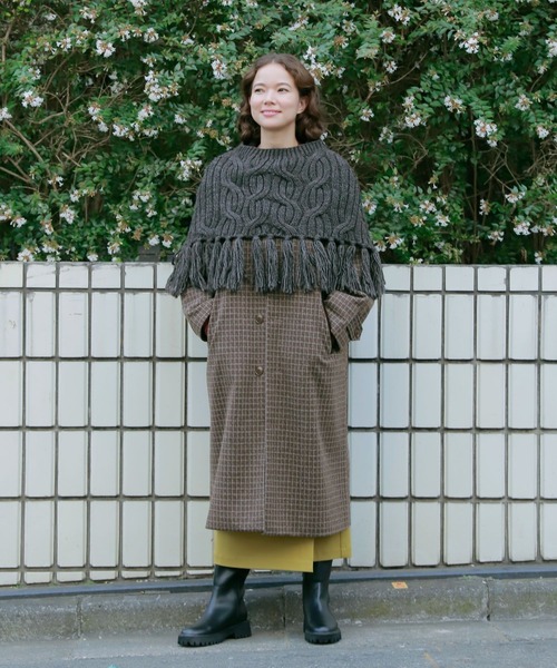 niko and...（ニコアンド）の「オリジナルニットフリンジポンチョ（ネックウォーマー/スヌード・レディース・ネイビー/チャコール/アイボリー・0）」の11枚目の写真