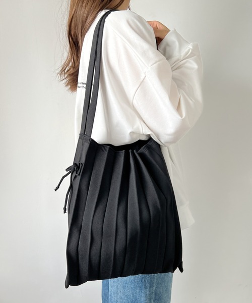 CLEA（クレア）の「【全9色展開】2WAYニットプリーツトートバッグ／エコバッグ（トートバッグ・レディース・ブラック/ベージュ/パープル/ブラウン/オリーブ/イエロー/オレンジ/ブルー系その他/バーガンディー・FREE）」の10枚目の写真