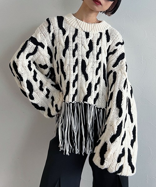 PAGEBOY（ページボーイ）の「CORE / ハンドケーブルフリンジプルオーバー（ニット/セーター・レディース・ブラック/オフホワイト・FREE）」の15枚目の写真
