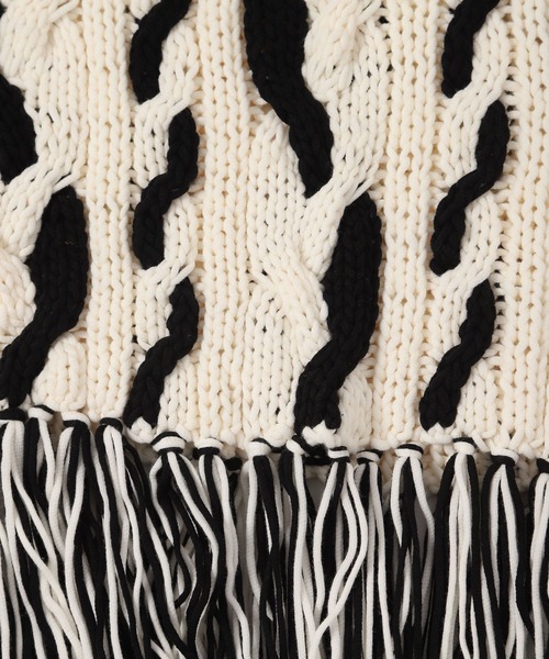 PAGEBOY（ページボーイ）の「CORE / ハンドケーブルフリンジプルオーバー（ニット/セーター・レディース・ブラック/オフホワイト・FREE）」の12枚目の写真