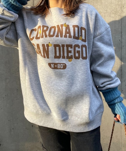 mi via loca(ミヴィアロカ)の「ウラケ裏起毛フラワー刺しゅうロゴビッグスウェット(スウェット・レディース・トップグレー/キナリ/キャメル/ピンク/ブラック・FREE)」の3枚目の写真