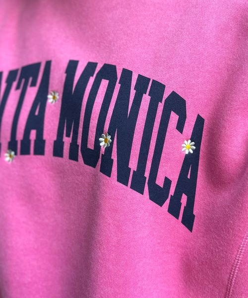 mi via loca(ミヴィアロカ)の「ウラケ裏起毛フラワー刺しゅうロゴビッグスウェット(スウェット・レディース・トップグレー/キナリ/キャメル/ピンク/ブラック・FREE)」の6枚目の写真