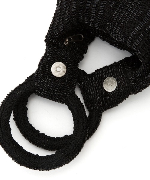 ADAM ET ROPE'(アダムエロペ)の「【ANAN'S】CROCHET CUTDANA MODERN LOOP BAG(ショルダーバッグ・レディース・ブラック/シルバー・FREE)」の4枚目の写真