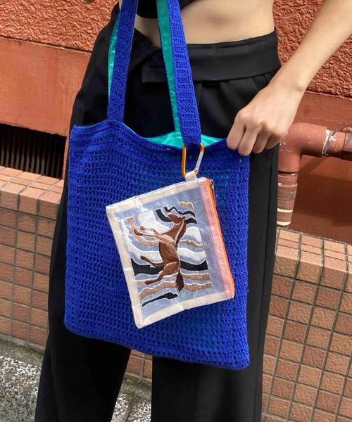 Casselini（キャセリーニ）の「Casselini(キャセリーニ)モチーフエンブロイダリーポーチ（ポーチ・レディース・ホワイト/シルバー/クリア・FREE）」の3枚目の写真