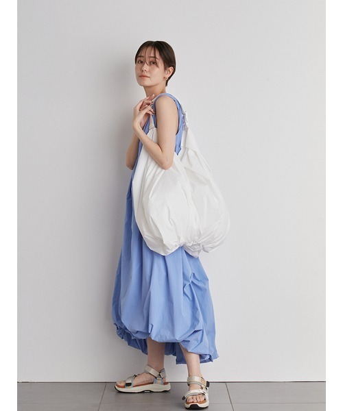 emmi(エミ)の「【emmi atelier】エアーボリュームワンピース(ワンピース・レディース・アイボリー/ブラック/ブルー・0/1)」の22枚目の写真