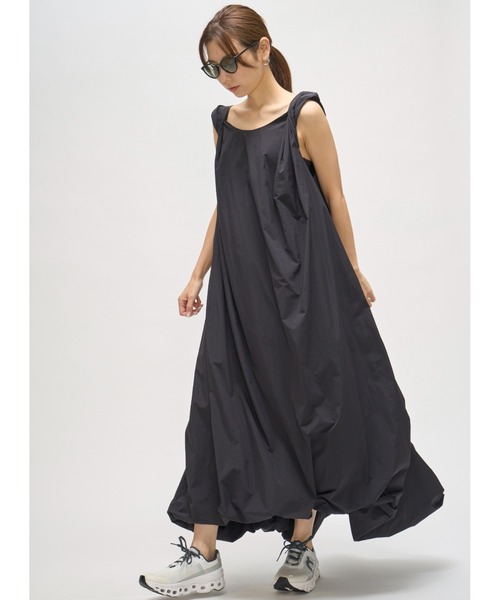 emmi(エミ)の「【emmi atelier】エアーボリュームワンピース(ワンピース・レディース・アイボリー/ブラック/ブルー・0/1)」の5枚目の写真