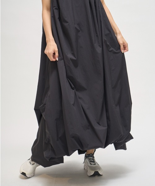 emmi(エミ)の「【emmi atelier】エアーボリュームワンピース(ワンピース・レディース・アイボリー/ブラック/ブルー・0/1)」の6枚目の写真