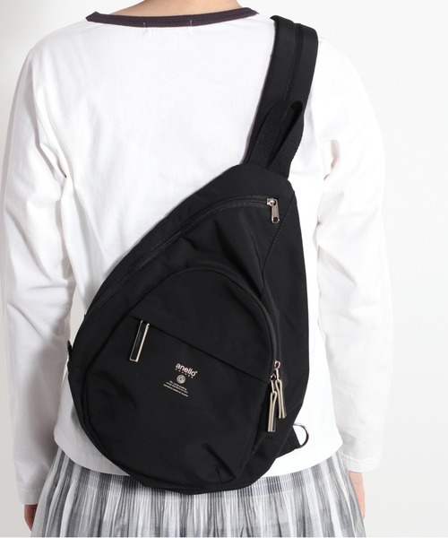 anello（アネロ）の「【anello】アネロ モイストクロスボディバッグ（ボディバッグ/ウエストポーチ・レディース・グレイッシュベージュ/ブラック/アイボリー・FREE）」の10枚目の写真
