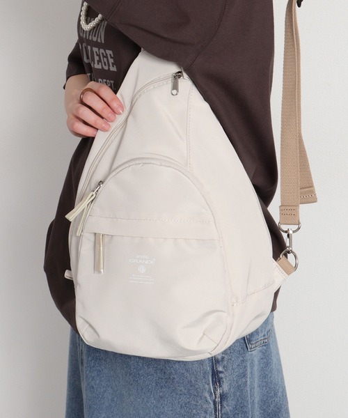 anello（アネロ）の「【anello】アネロ モイストクロスボディバッグ（ボディバッグ/ウエストポーチ・レディース・グレイッシュベージュ/ブラック/アイボリー・FREE）」の18枚目の写真