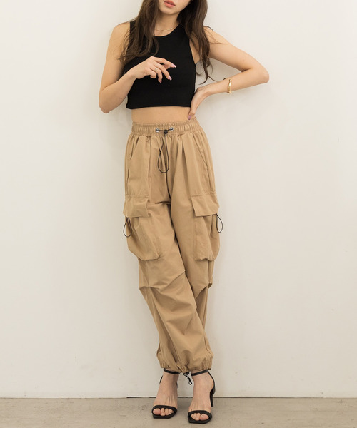 DAY CLOSET(デイ クローゼット)の「レディース ラウンドネッククロップド丈タンクトップ(タンクトップ・レディース・ホワイト/ベージュ/ブラック/杢グレー・L/M/XL)」の13枚目の写真