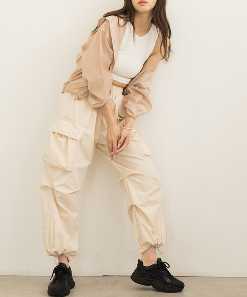 DAY CLOSET(デイ クローゼット)の「レディース ラウンドネッククロップド丈タンクトップ(タンクトップ・レディース・ホワイト/ベージュ/ブラック/杢グレー・L/M/XL)」の7枚目の写真