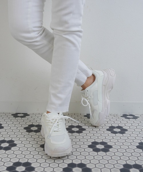 Fabby fabby（ファビィーファビィー）の「ボリュームソールスニーカー（スニーカー・レディース・ブラウン/ブラック/ブラック系その他/ベージュ/ホワイト/レオパード/ブラック×ホワイト/ブラック×ブラック/ベージュ系その他/ブラック×グレー・LARGE/MEDIUM/SMALL）」の15枚目の写真