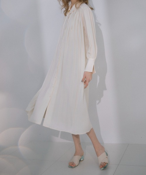 idem（イデム）の「marble thong sandals/マーブル柄スクエアトゥサンダル（サンダル・レディース・ブラック/アイボリー/ブルー・SMALL/MEDIUM/LARGE）」の12枚目の写真