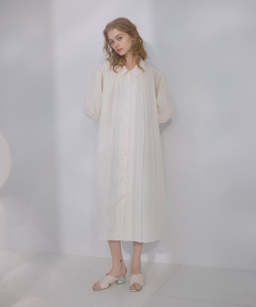 idem（イデム）の「marble thong sandals/マーブル柄スクエアトゥサンダル（サンダル・レディース・ブラック/アイボリー/ブルー・SMALL/MEDIUM/LARGE）」の13枚目の写真