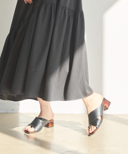 idem（イデム）の「marble thong sandals/マーブル柄スクエアトゥサンダル（サンダル・レディース・ブラック/アイボリー/ブルー・SMALL/MEDIUM/LARGE）」の17枚目の写真